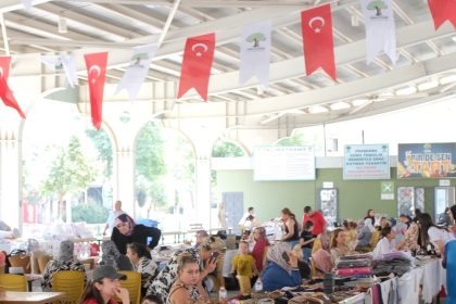kadinlarin-eseri-sehitkamilde-gorucuye-cikiyor