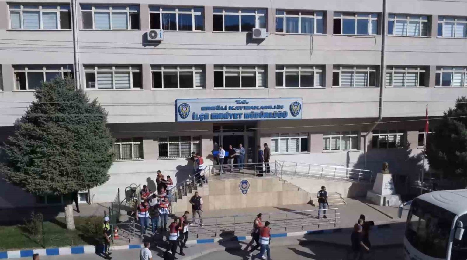 konyada-dolandiricilik-operasyonu-13-milyonluk-vurgun-ortaya-cikartildi-7-supheli-yakalandi