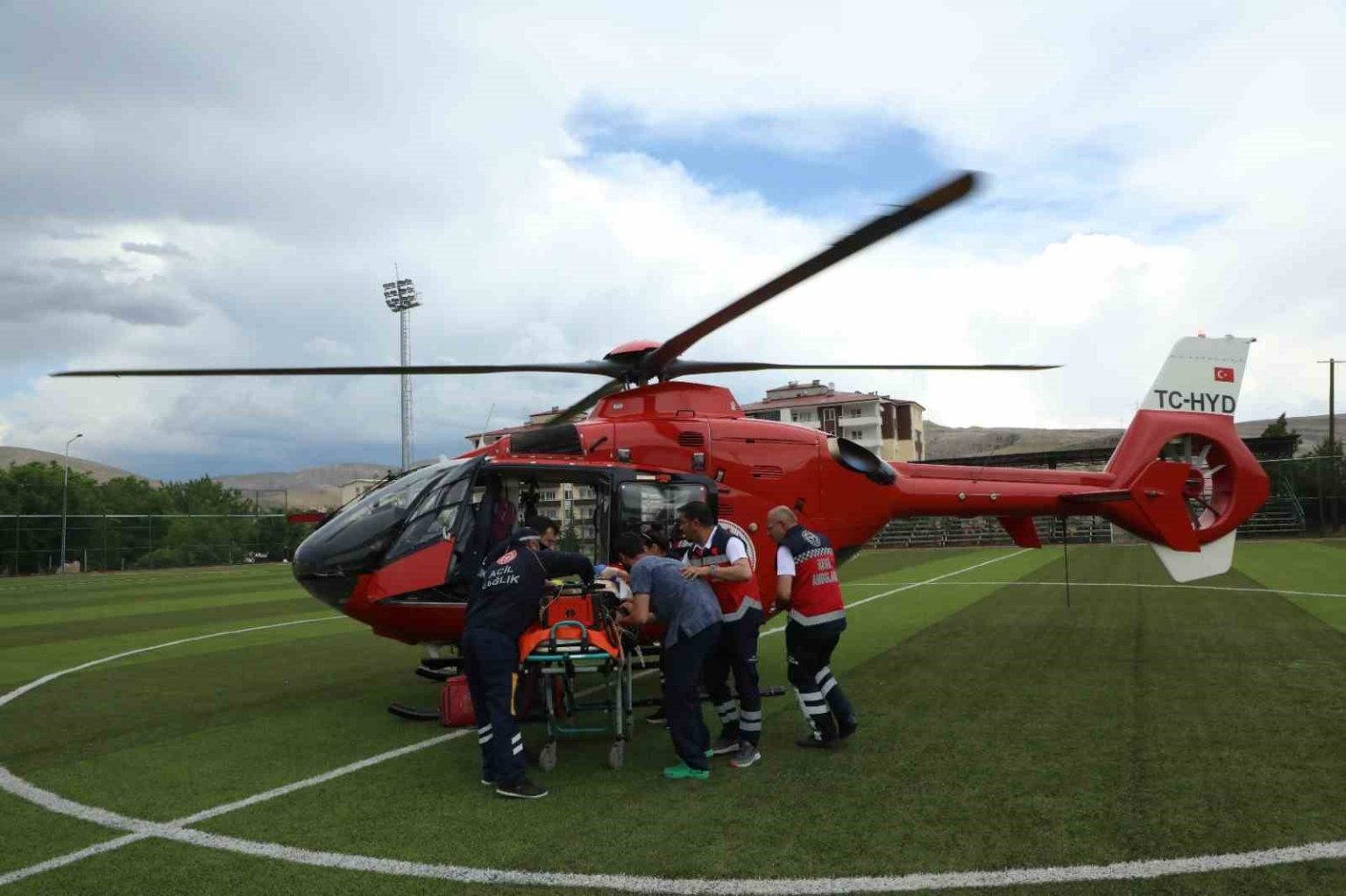 malatyada-ambulans-helikopter-72-yasindaki-hasta-icin-havalandi