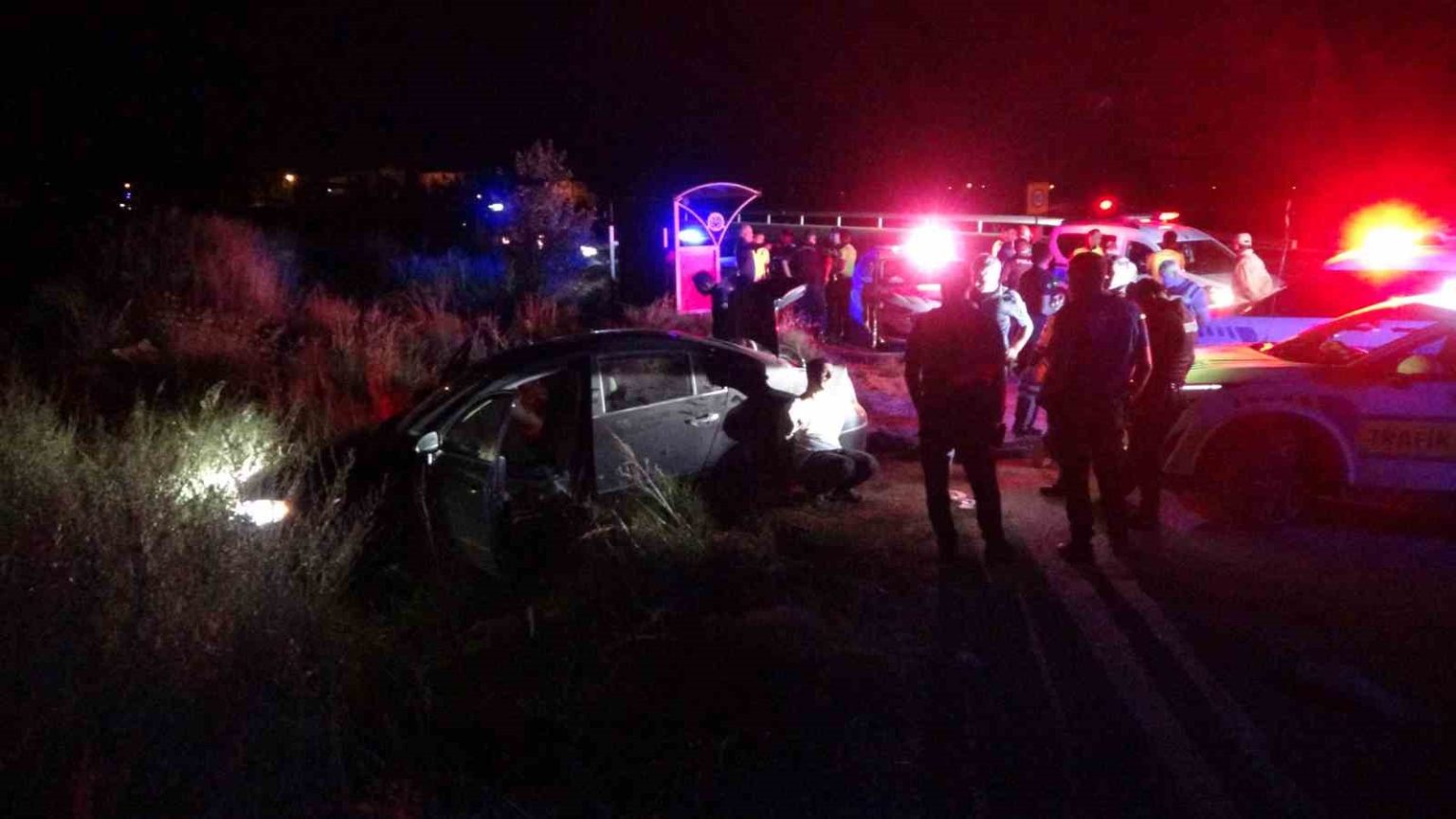 malatyada-dur-ihtarina-uymayan-arac-kaza-yapti-4-yarali