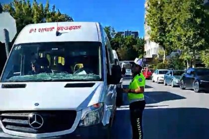 polis-ekiplerinden-okul-servislerine-denetim-826-servis-kontrol-edildi