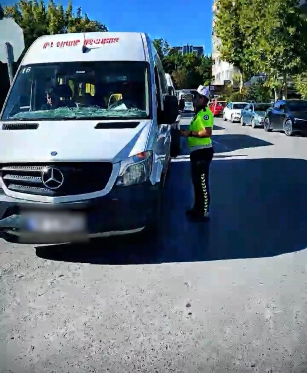 polis-ekiplerinden-okul-servislerine-denetim-826-servis-kontrol-edildi
