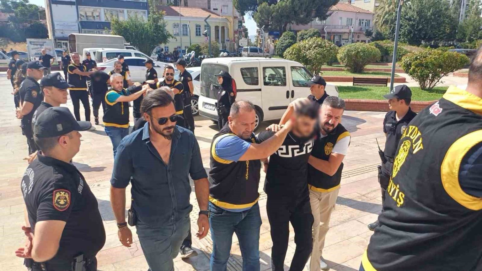 spor-salonunun-kursunlanmasi-olayinda-4-supheli-adliyeye-sevk-edildi