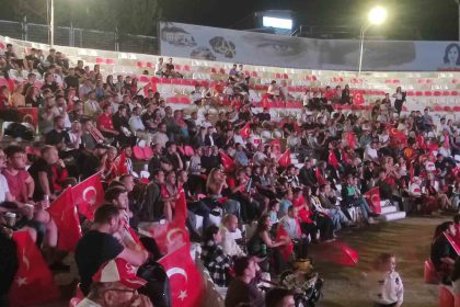 tekirdagda-turkiyenin-yunanistan-galibiyetini-dev-ekranda-izlediler