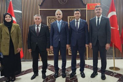ulastirma-ve-altyapi-bakani-uraloglu-tuncelide