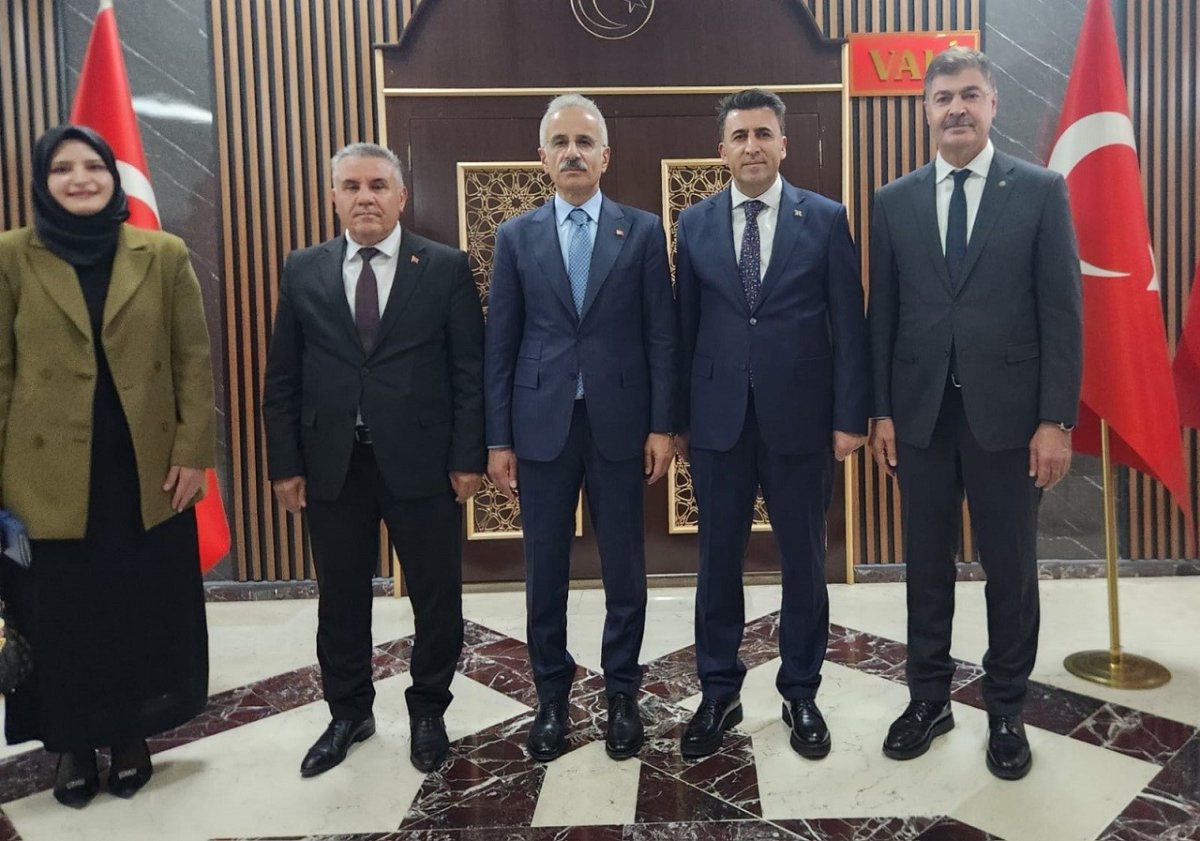 ulastirma-ve-altyapi-bakani-uraloglu-tuncelide