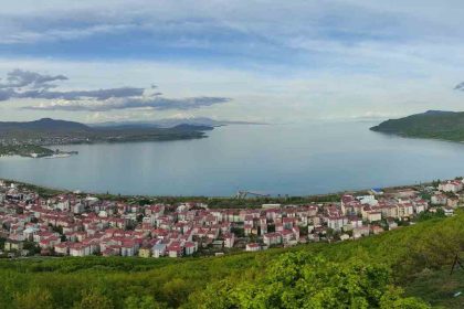 van-golunde-cekilme-ve-kirlilik-alarmi-onlem-alinmazsa-ekosistem-tehdit-altinda