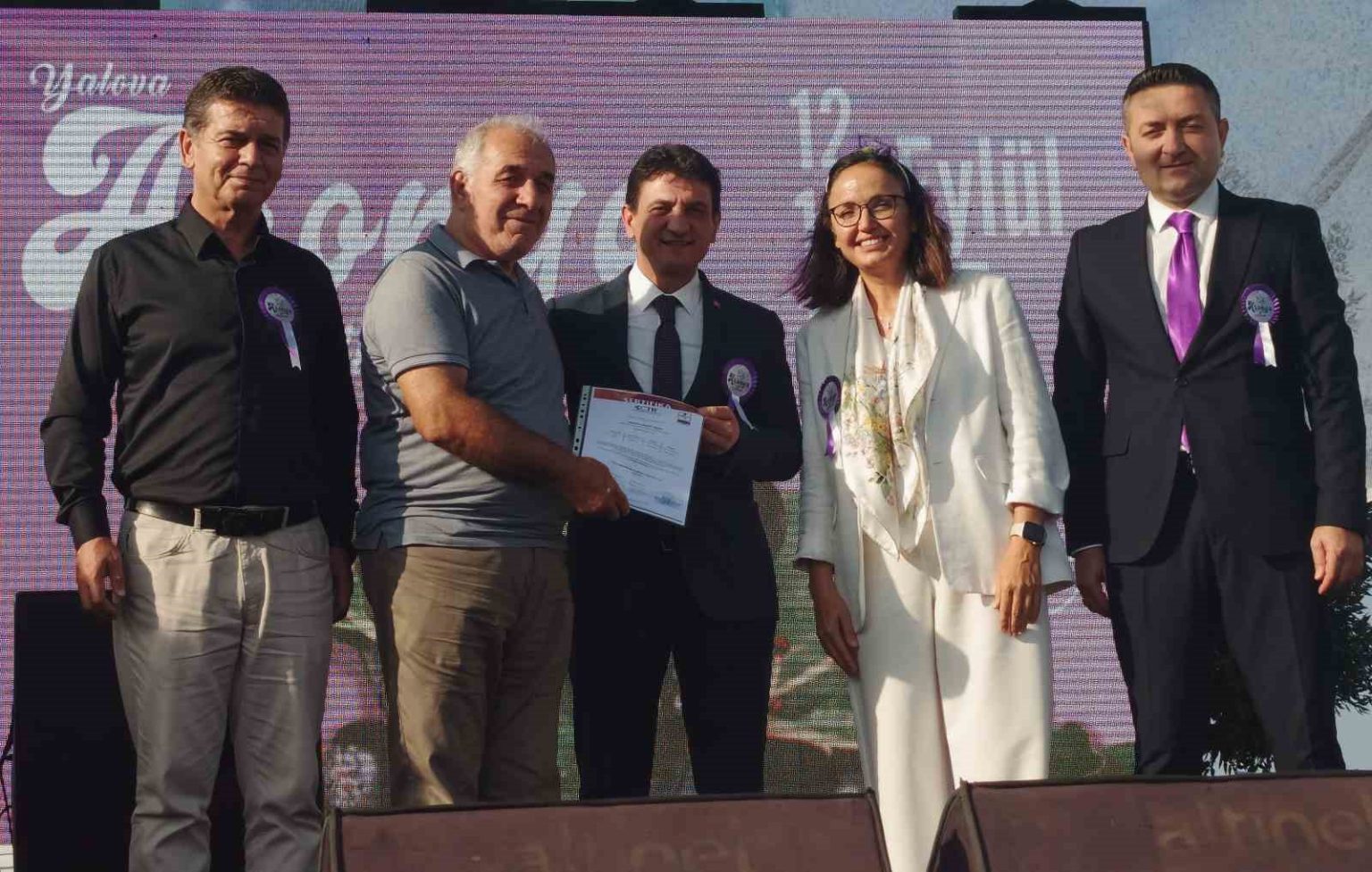 yalova-aronya-festivali-renkli-goruntulerle-basladi