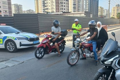 2-milyona-yakin-arac-denetlendi-en-cok-ceza-emniyet-kemeri-ile-kasksiz-motor-kullanimina-kesildi