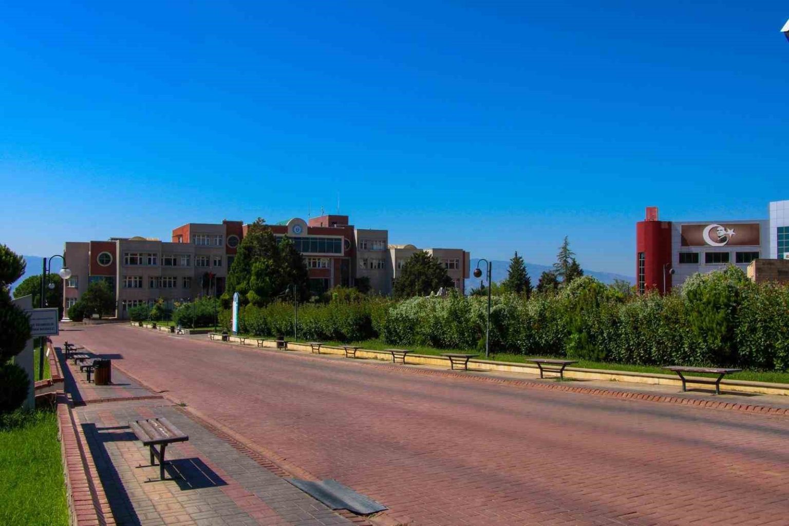 adude-modern-bir-kampus-icin-calismalar-suruyor