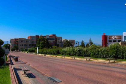 adude-modern-bir-kampus-icin-calismalar-suruyor