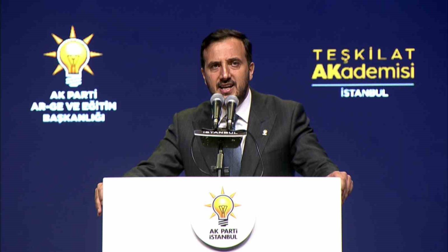 ak-parti-il-baskani-ozdemir-vaatlerini-namus-bilip-yerine-getirenlerin-ve-hayal-ettiklerini-gerceklestirenlerin-partisiyiz