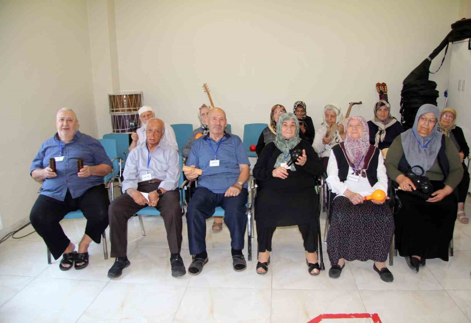 alzeymir-hastalari-sosyal-hayata-katiliyor