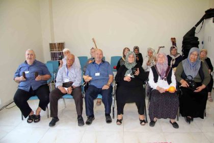alzeymir-hastalari-sosyal-hayata-katiliyor