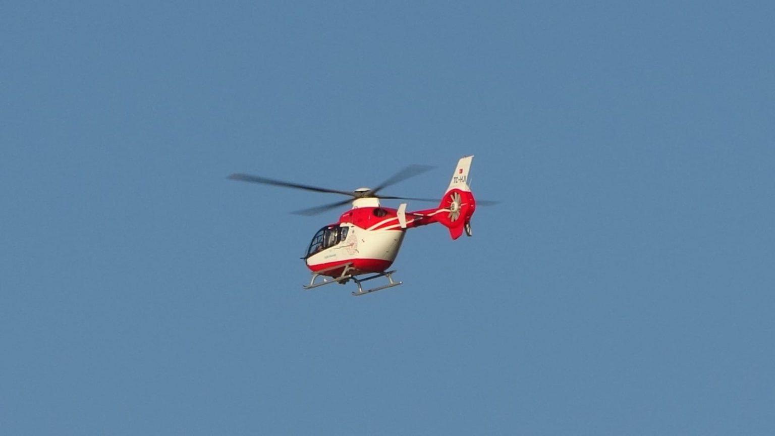 bahcesarayda-yaralanan-genc-helikopter-ambulansla-vana-sevk-edildi