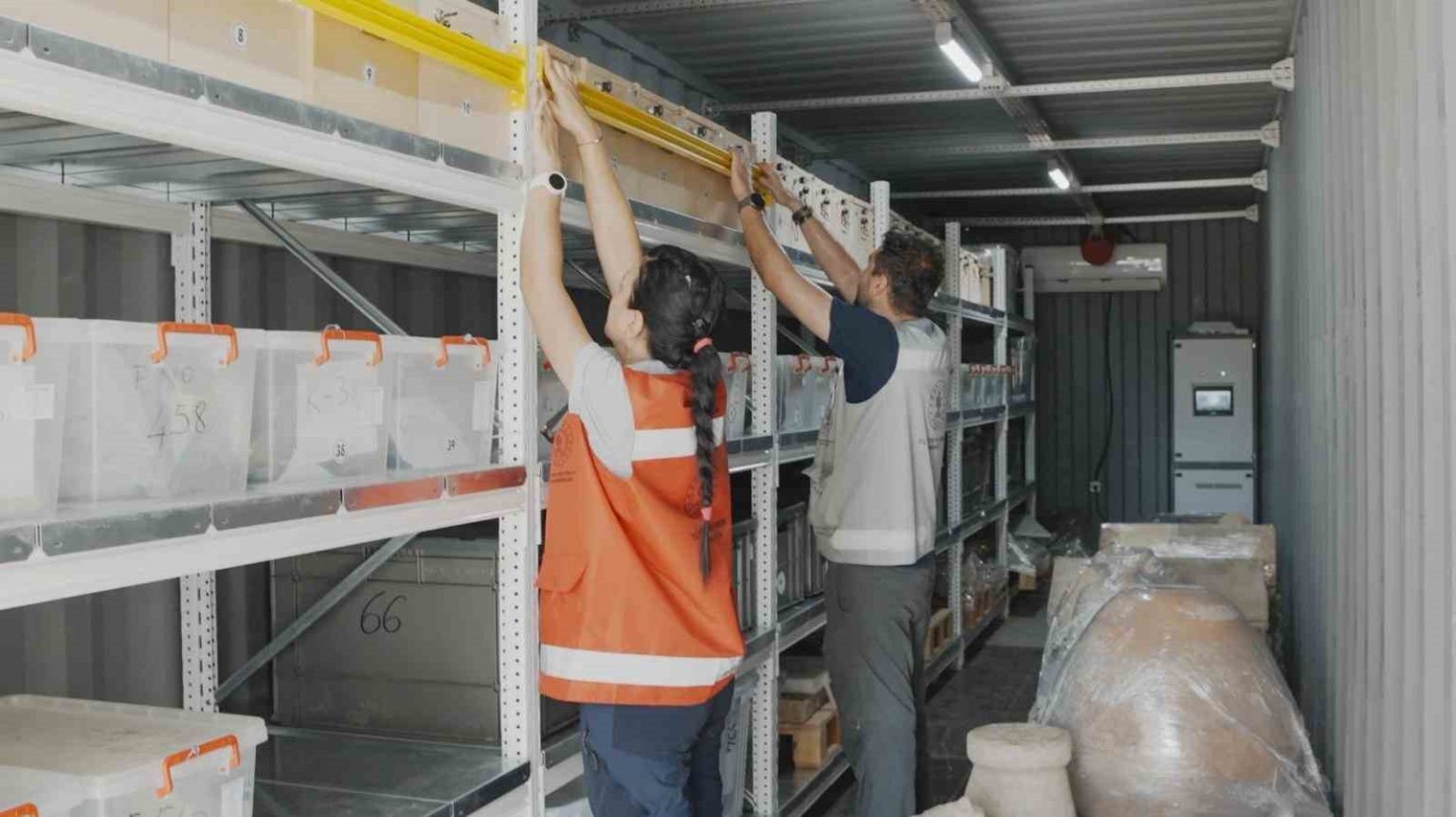bakan-ersoy-antalya-arkeoloji-muzesindeki-100-bine-yakin-eseri-uzman-ekiplerimizce-guvenle-tasidik