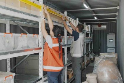 bakan-ersoy-antalya-arkeoloji-muzesindeki-100-bine-yakin-eseri-uzman-ekiplerimizce-guvenle-tasidik