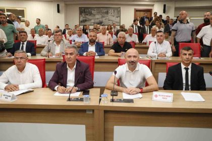 baskan-arikan-yapilamayan-buyuksehir-meclis-toplantisini-degerlendirdi