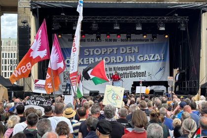 berlinde-binlerce-kisiden-gazzede-soykirimi-durdurun-cagrisi