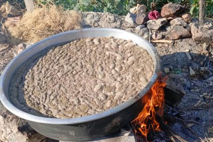 bozkirda-geleneksel-pekmez-yapimi-sabir-ve-emek-gerektiriyor