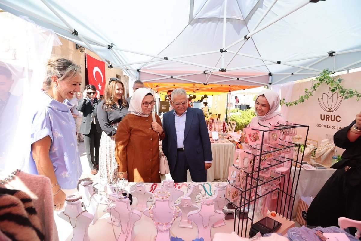 buyukkilic-tasarimci-kadinlar-etkinliginde-girisimci-kadinlarla-bir-araya-geldi