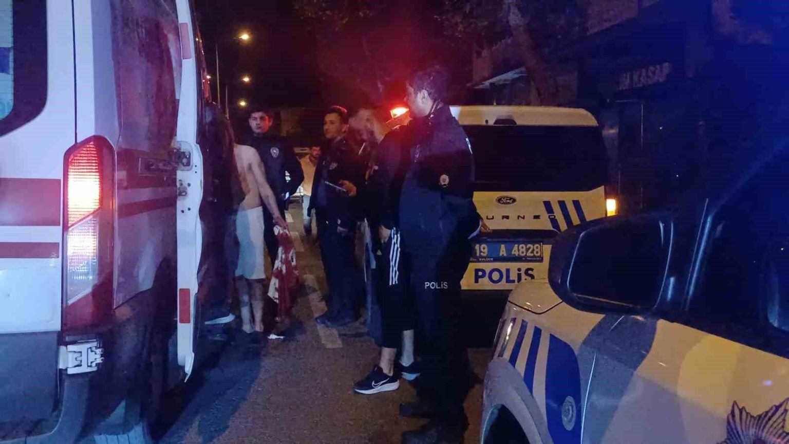 corumda-tartisma-kanli-bitti-25-yasindaki-genc-basindan-agir-yaralandi