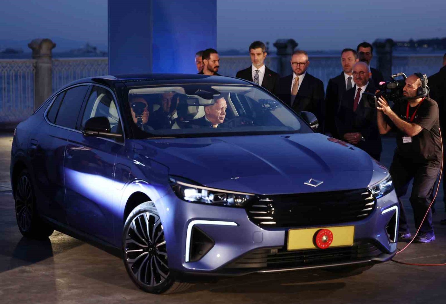 cumhurbaskani-erdogana-toggun-yeni-modeli-t10f-hediye-edildi