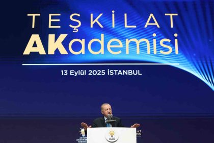 cumhurbaskani-erdogandan-ozgur-ozele-tepki-manavgatta-balya-balya-dolarlari-altinlari-nasil-aciklayacak