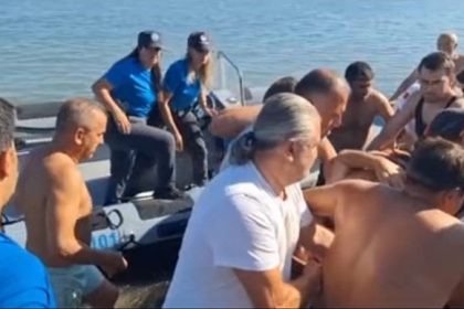 denizde-yuzdugu-esnada-beyin-kanamasi-geciren-vatandasi-deniz-polisi-kurtardi
