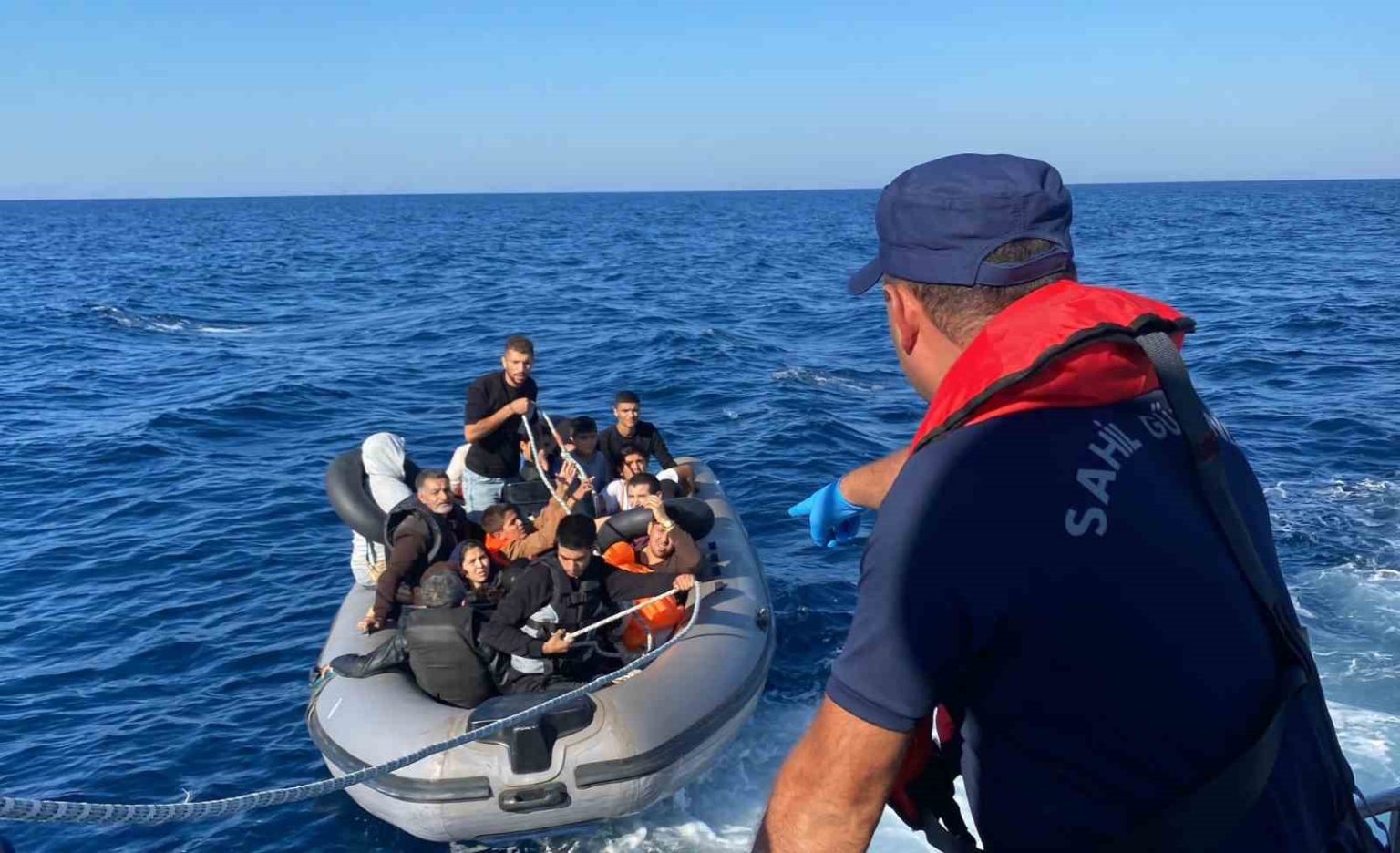 didim-aciklarinda-11-duzensiz-gocmen-kurtarildi