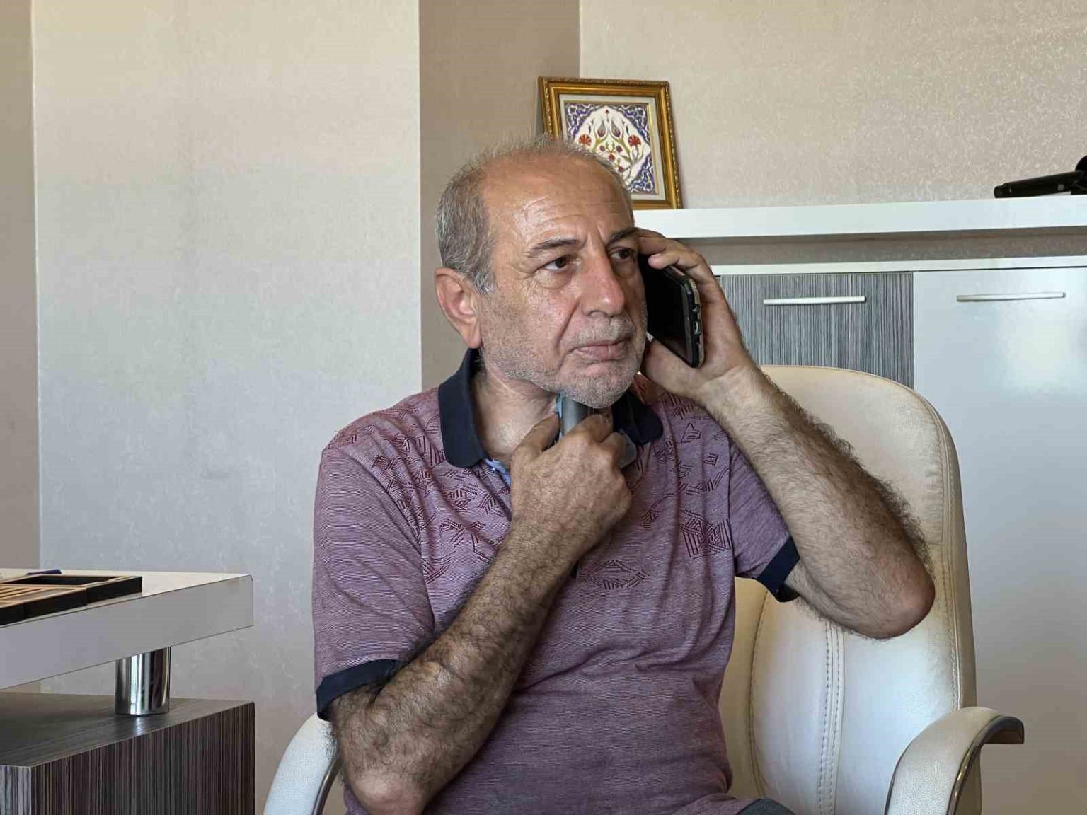 dolandiricilarin-hedefi-girtlak-kanseri-yasli-adam-oldu