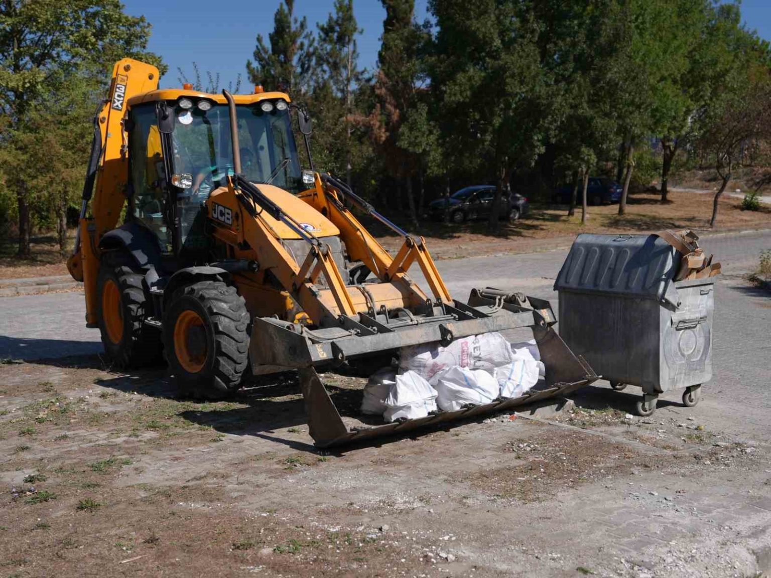 duzce-belediyesinin-temiz-sehir-duzce-kampanyasi-hiz-kesmeden-devam-ediyor