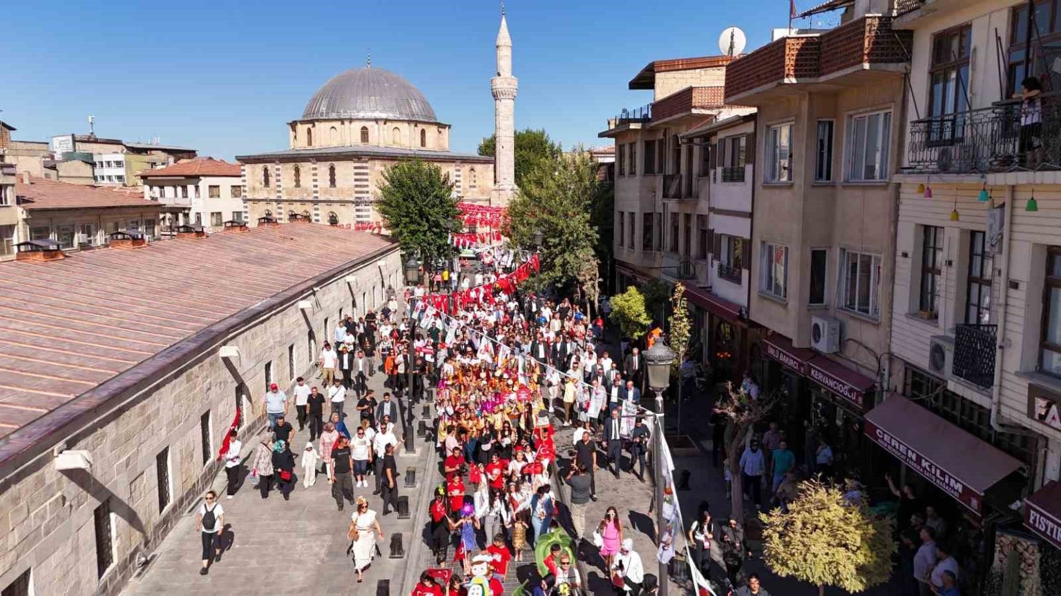 gastroantep-kultur-yolu-festivali-renkli-goruntulerle-basladi