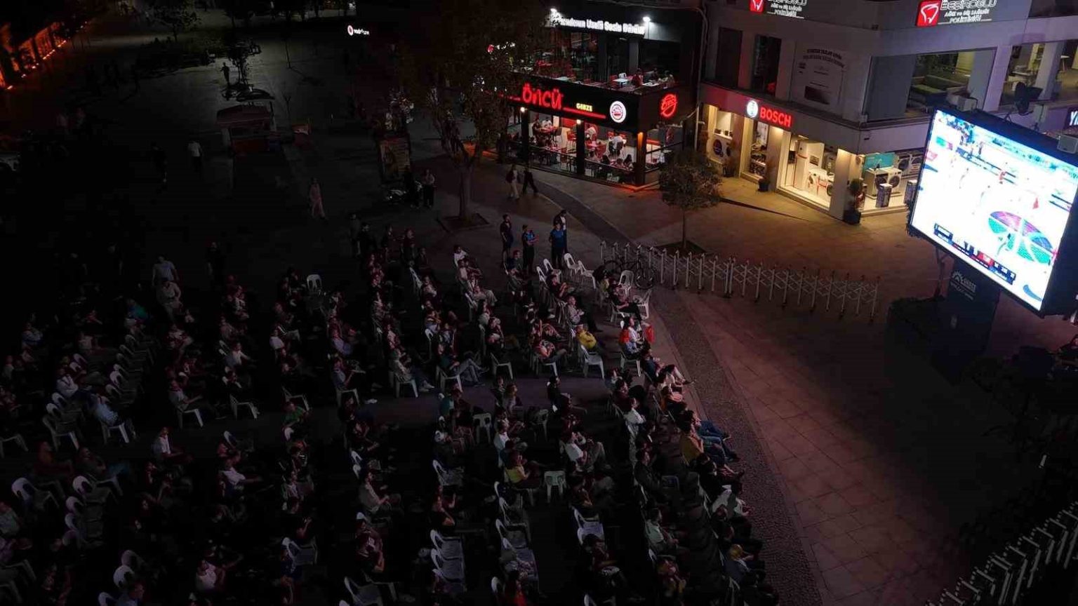 gebzede-dev-ekranda-milli-final-heyecani-yasanacak