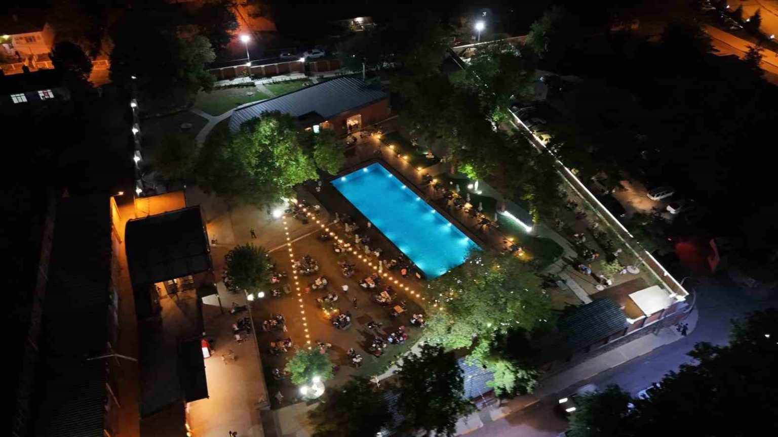 havuzlu-bahce-sosyal-tesisleri-birinci-yilini-kutladi