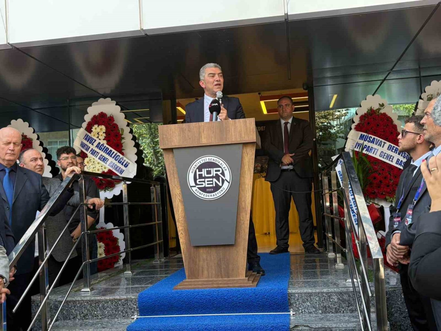 hur-sen-konfederasyonunun-yeni-binasinin-acilisi-gerceklestirildi