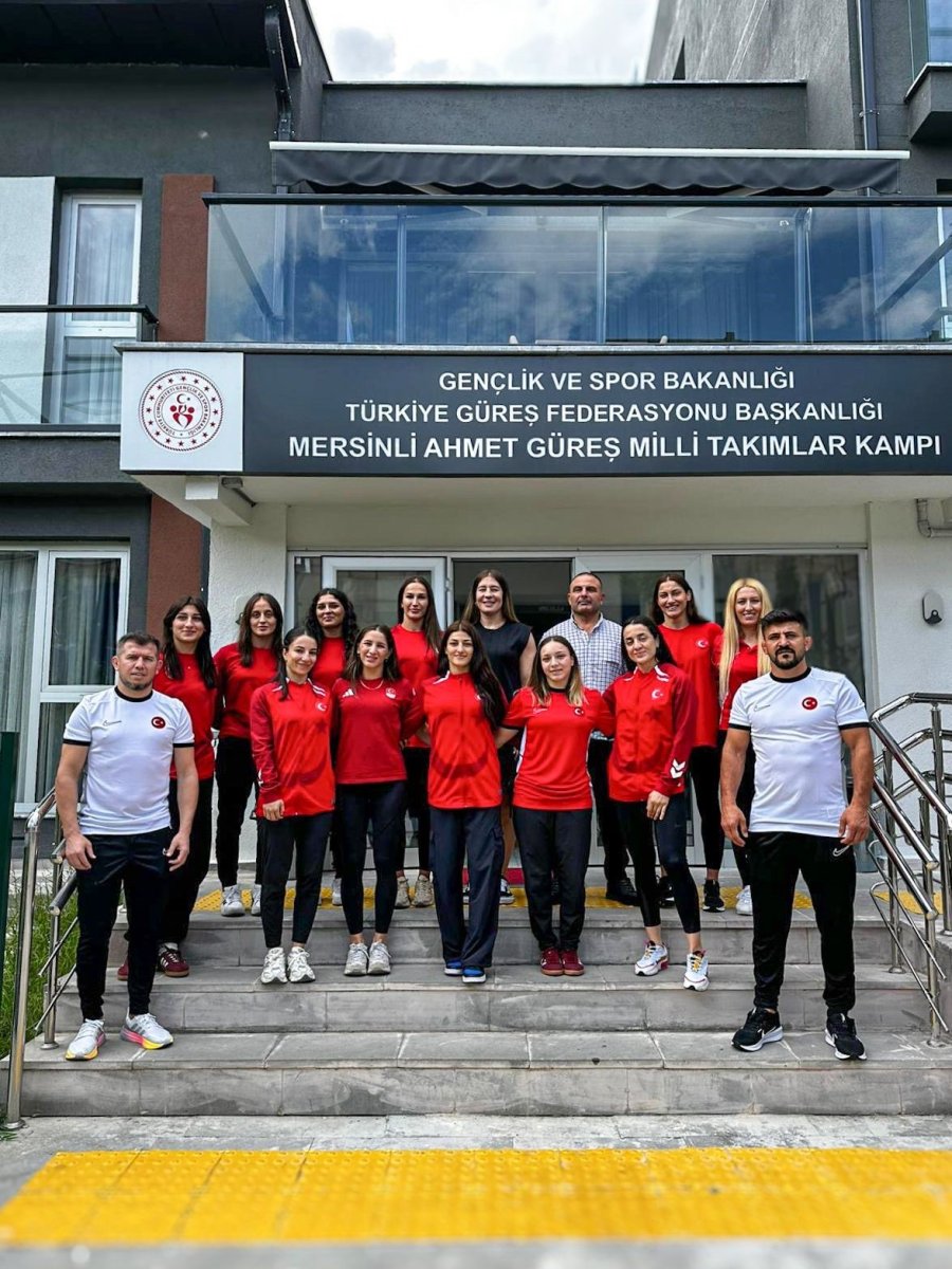 kadin-gures-milli-takimi-dunya-sampiyonasina-ugurlandi