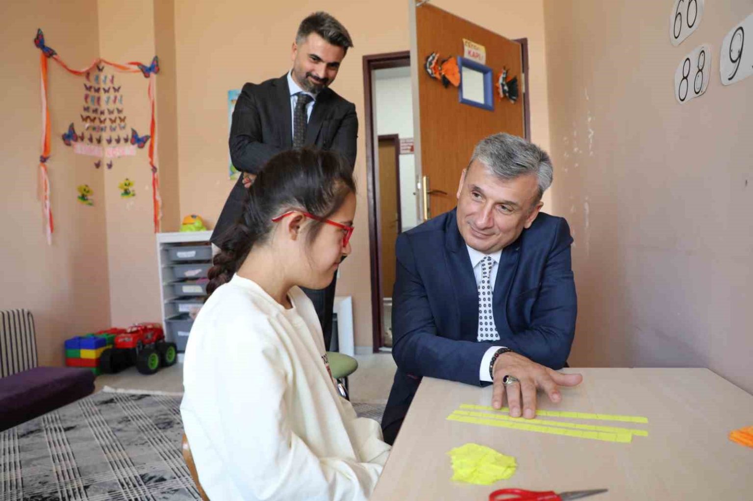 meb-ozel-ogretim-kurumlari-genel-muduru-guner-agrida-ziyaretlerde-bulundu