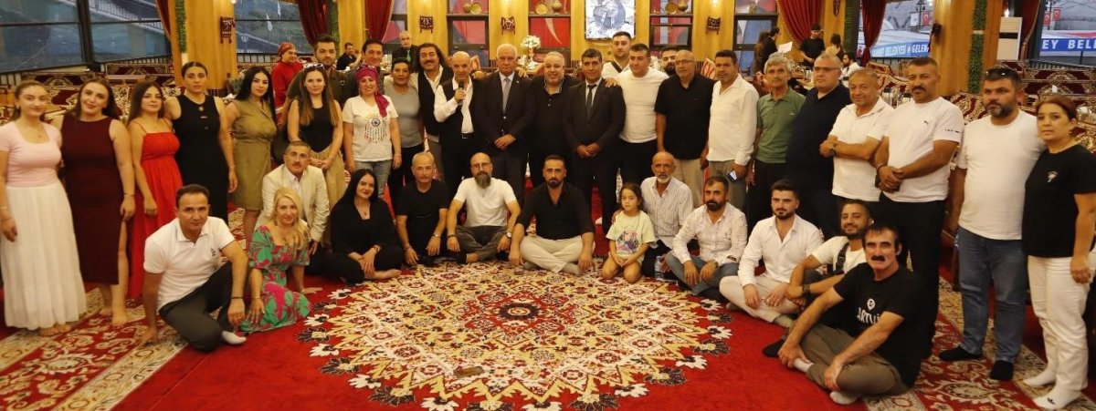 muzisyen-ve-sanatcilardan-kardeslik-mesaji