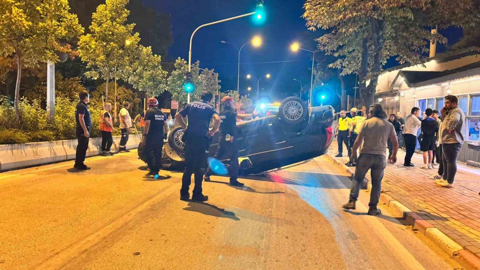 orta-refuje-carpan-otomobil-takla-atti-1-yarali