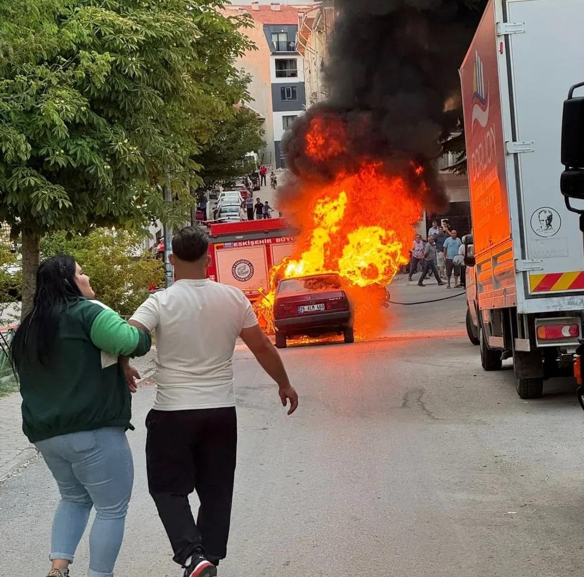 ozel-dort-yillik-birikimi-ile-aldigi-1-defa-kullandigi-araci-30-dakikada-yandi