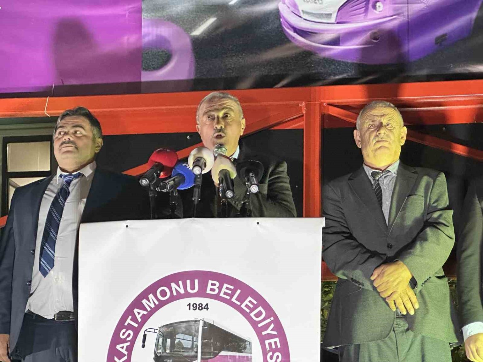 ozel-halk-otobusleri-esnafi-kastamonu-belediyesinden-destek-bekliyor