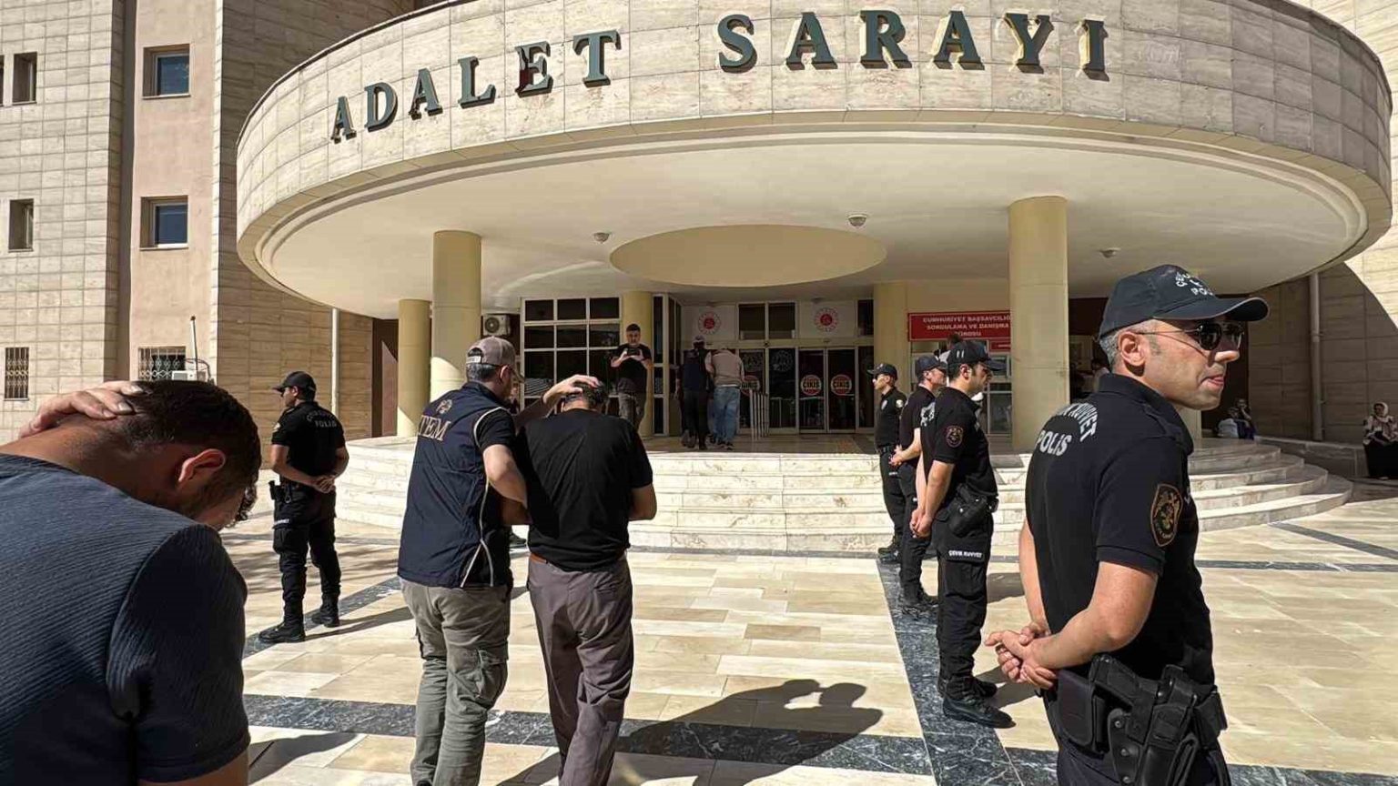 sanliurfada-deas-operasyonundan-gozaltina-alinan-14-supheli-adliyede