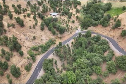 semdinli-gulec-mezrasi-yolu-asfaltlandi