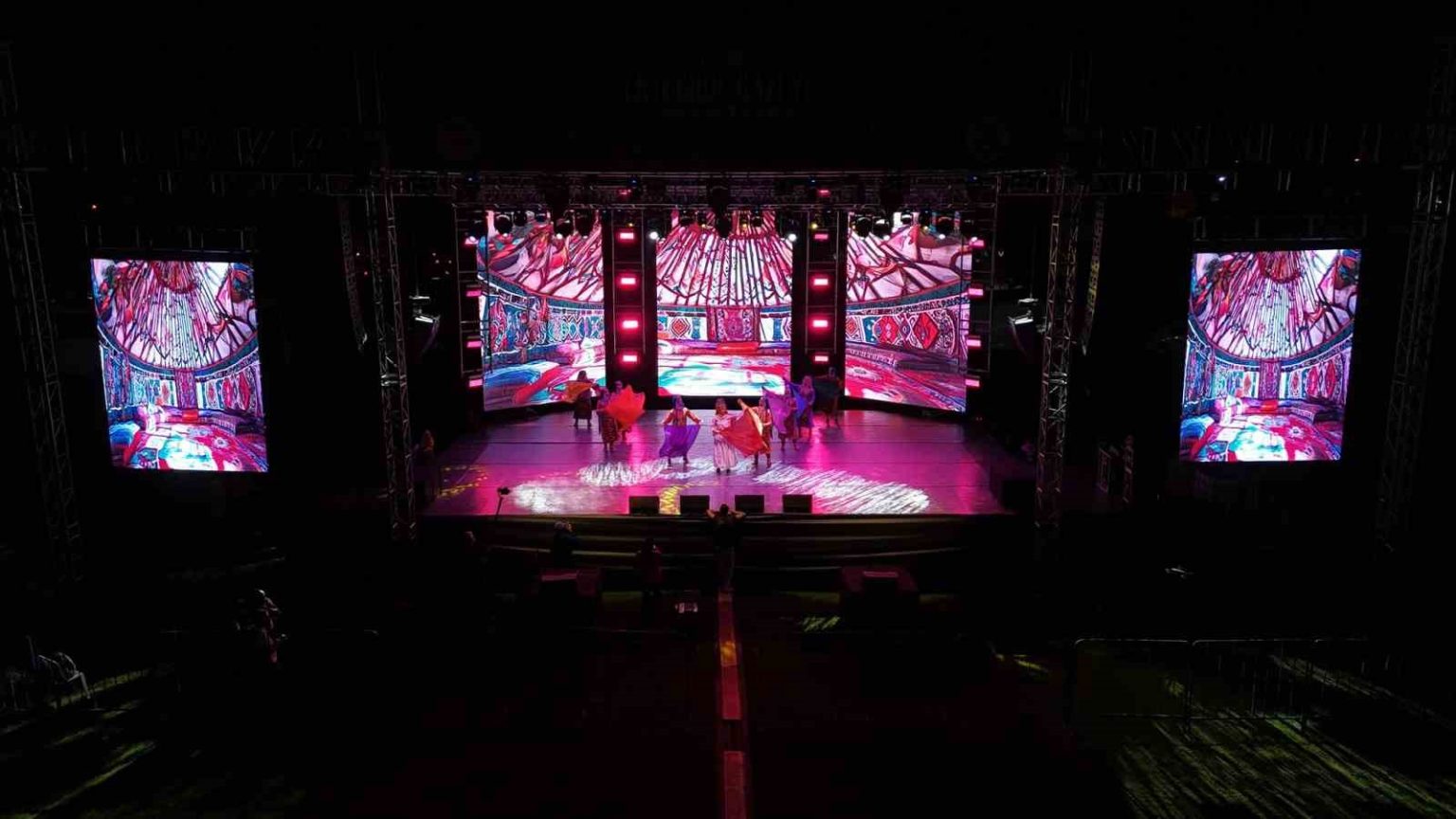 sogutte-ulu-cinar-gosterisi-duygu-dolu-anlar-yasatti