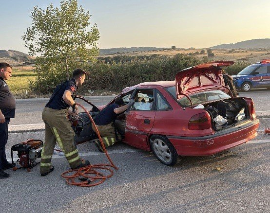 tek-tarafli-trafik-kazasinda-4-kisi-yaralandi