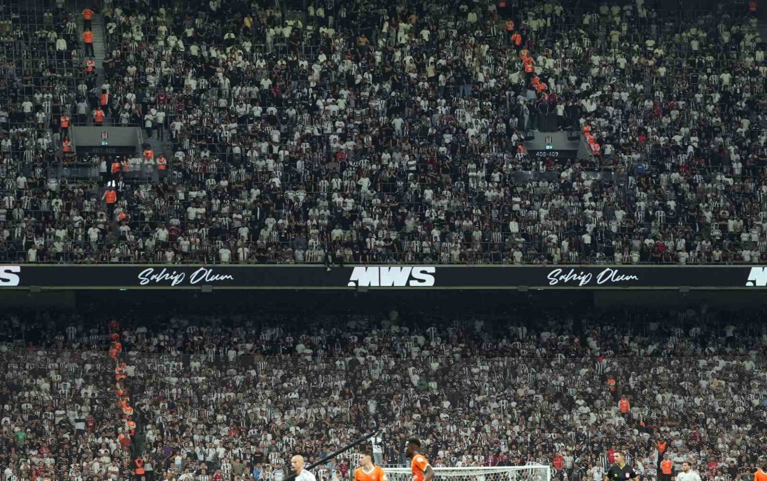 trendyol-super-lig-besiktas-0-rams-basaksehir-0-ilk-yari