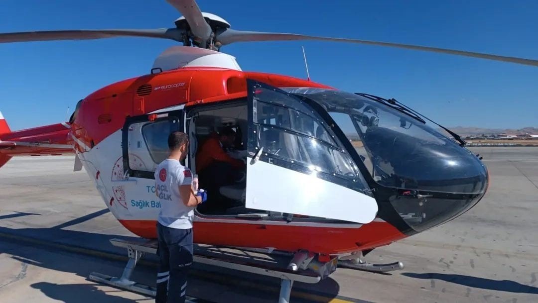 vanda-34-gunluk-bebek-ucak-ambulansla-istanbula-sevk-edildi