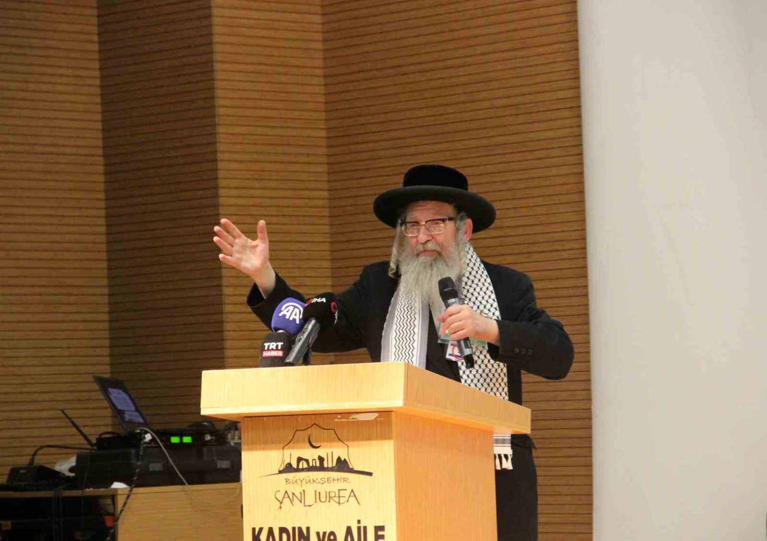 yahudi-haham-weiss-israil-seytani-bir-yapidir