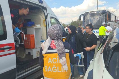 yolcu-otobusu-gemi-capasi-tasiyan-tira-carpti-3-yarali